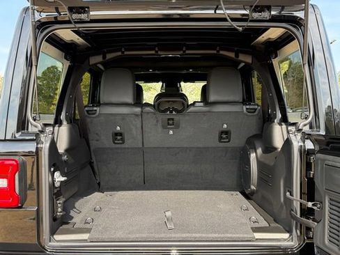 New 2026 Jeep Wrangler Unlimited Sahara AWD/4WD image 27