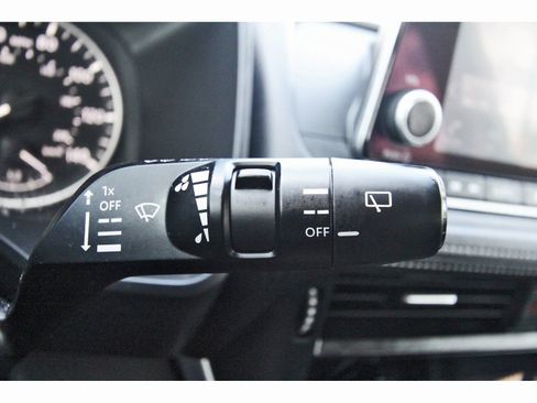 Used 2023 Nissan Rogue SV FWD image 22