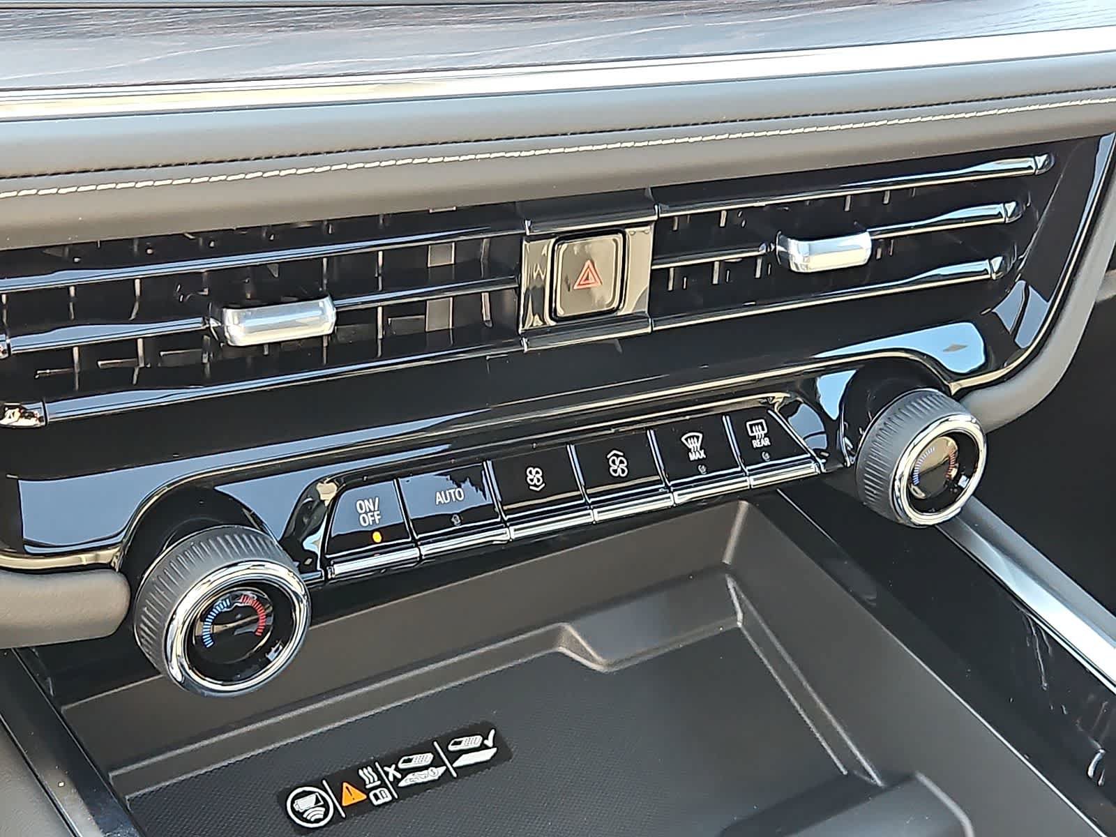 New 2026 Chevrolet Suburban Premier AWD/4WD image 15