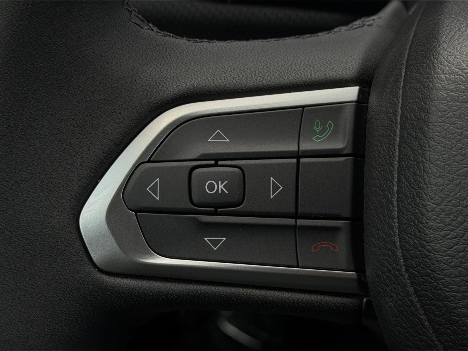 New 2026 Jeep Compass Latitude AWD/4WD image 24