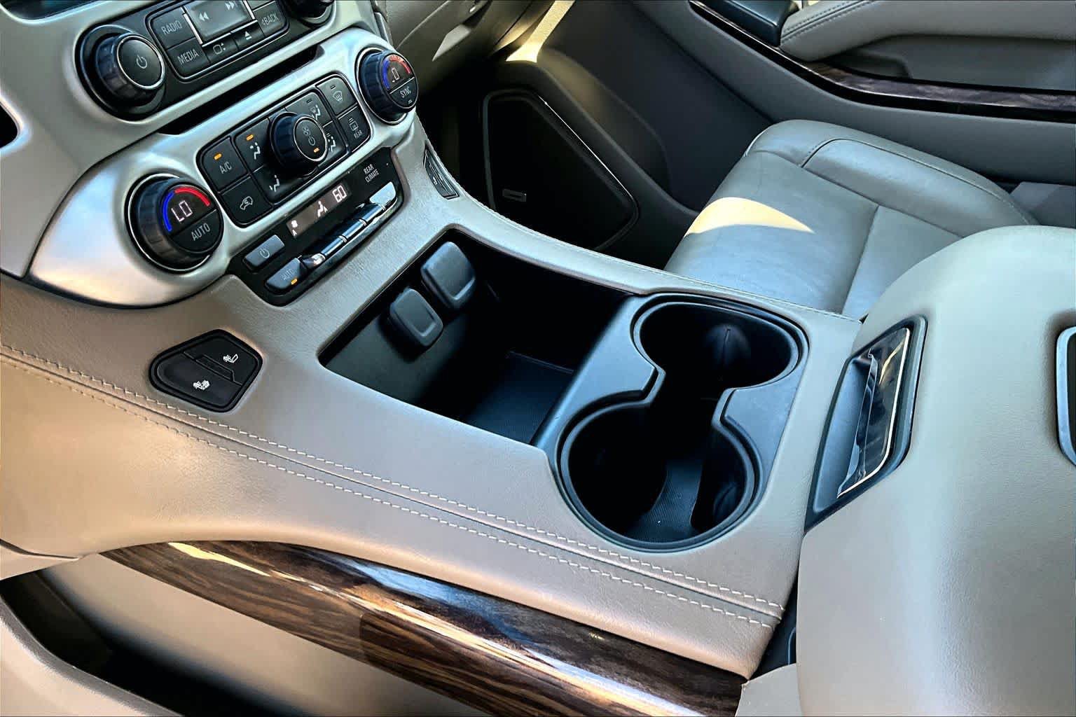 Used 2020 GMC Yukon SLT AWD/4WD image 16