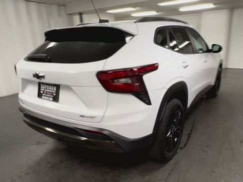 Certified 2025 Chevrolet Trax ACTIV w/ Driver Confidence Package FWD image 8