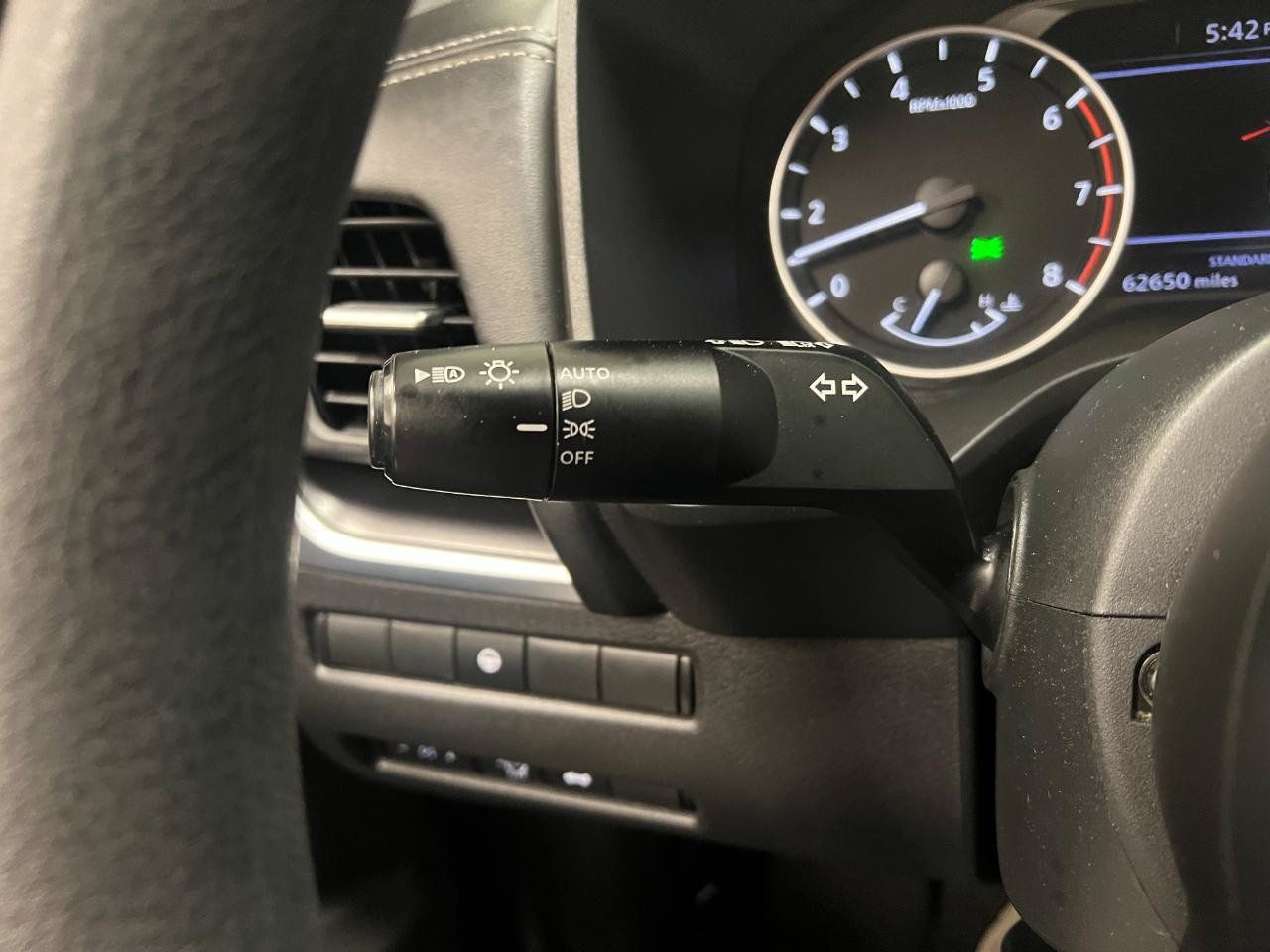 Used 2024 Nissan Rogue SV FWD image 40