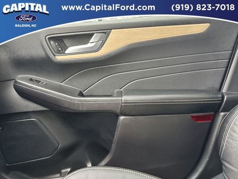 Certified 2022 Ford Escape Titanium w/ Titanium Elite Package image 28