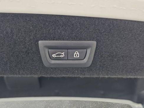 Used 2018 BMW 740i xDrive image 34