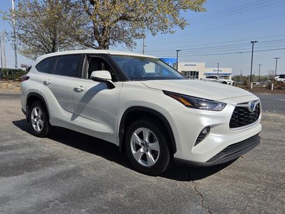 Used 2023 Toyota Highlander LE