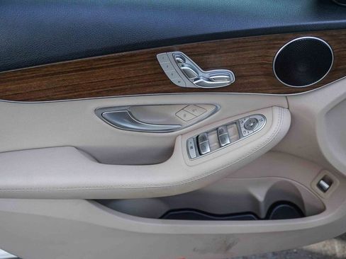 Used 2019 Mercedes-Benz C 300 Sedan image 19