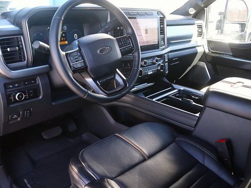 Used 2024 Ford F350 Platinum image 18
