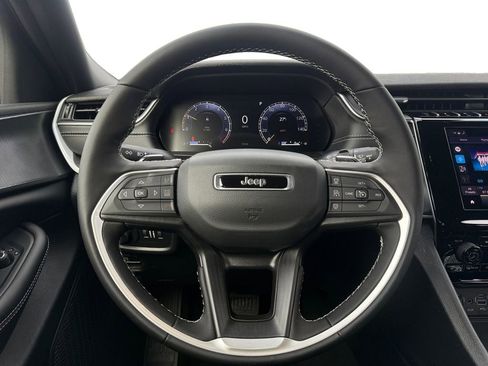 New 2025 Jeep Grand Cherokee Laredo X w/ Luxury Tech Group I image 12