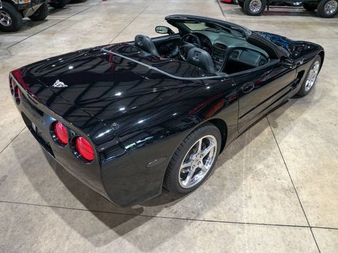 Used 2003 Chevrolet Corvette Convertible w/ Preferred Equipment Group1 RWD image 17