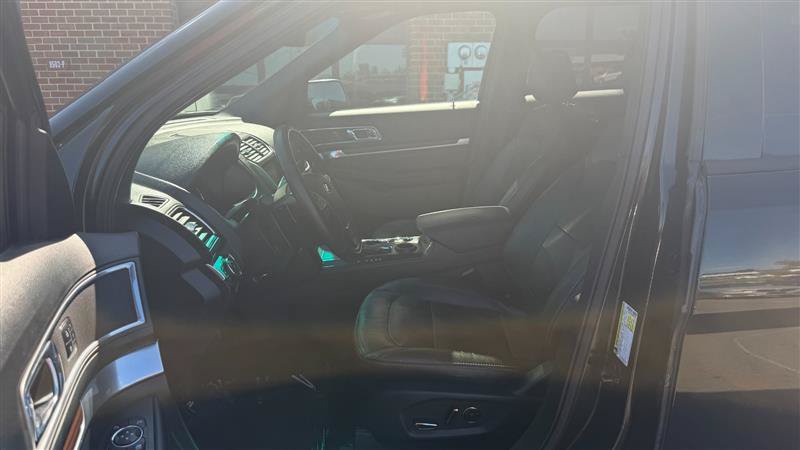 Used 2016 Ford Explorer Limited w/ Equipment Group 301A FWD image 19