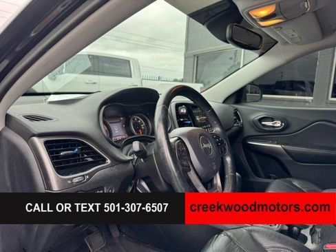 Used 2019 Jeep Cherokee Limited AWD/4WD image 8