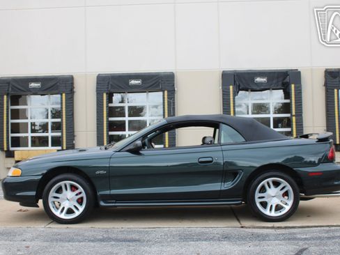 Used 1998 Ford Mustang GT RWD image 40
