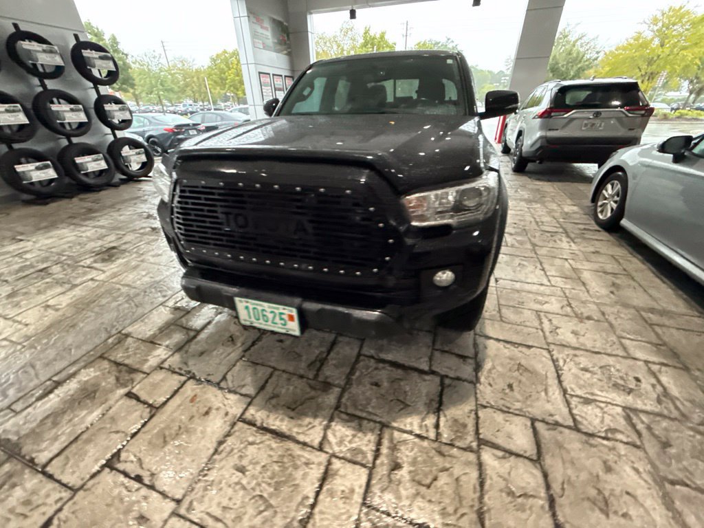 Used 2016 Toyota Tacoma TRD Off-Road w/ Towing Package AWD/4WD image 1