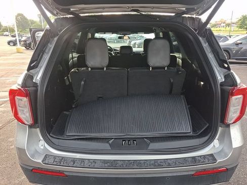 Used 2020 Ford Explorer XLT w/ Equipment Group 202A AWD/4WD image 29