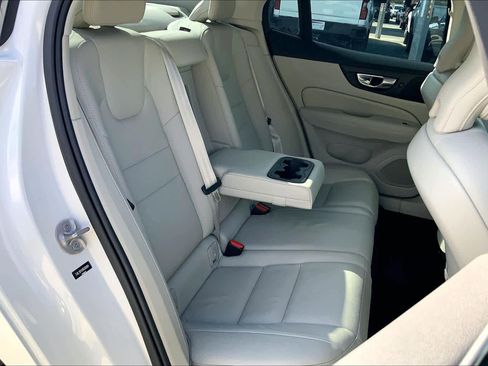 Used 2024 Volvo S60 B5 Core image 19