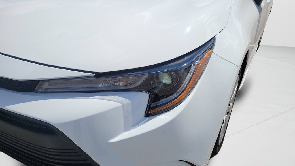 Certified 2025 Toyota Corolla LE FWD image 24