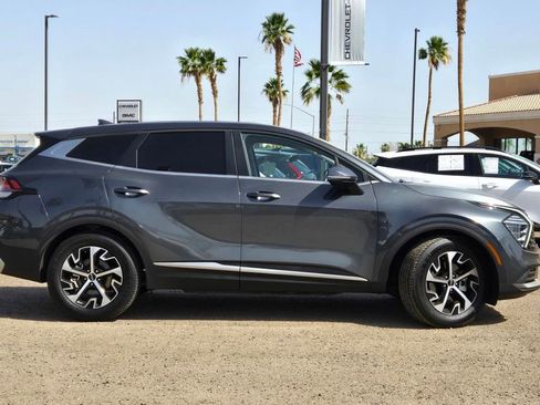 Used 2024 Kia Sportage EX FWD image 3