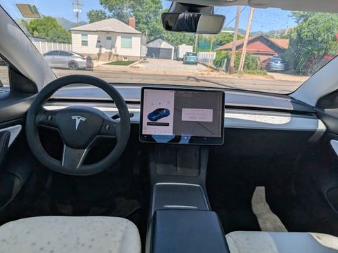 Used 2021 Tesla Model 3 Standard Range Plus RWD image 7