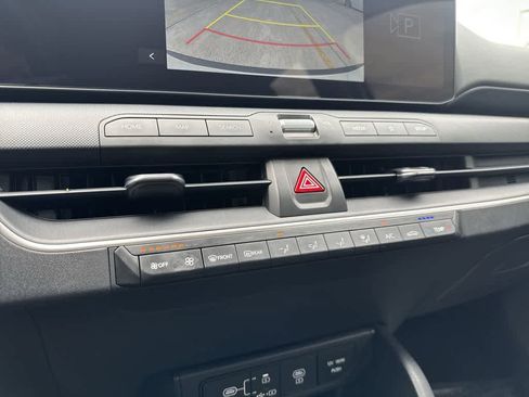 Used 2025 Kia K4 FWD image 18