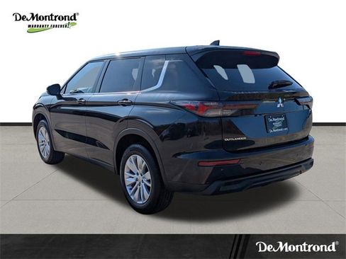 New 2026 Mitsubishi Outlander ES image 7