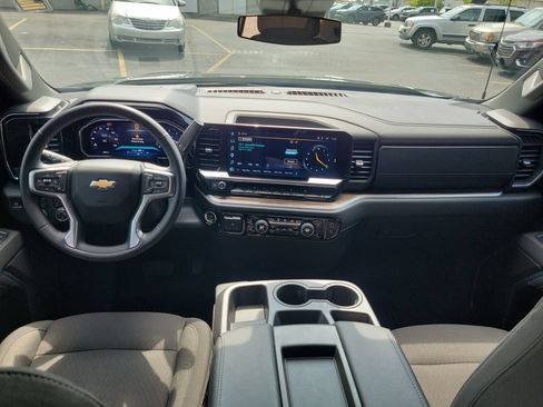 Used 2026 Chevrolet Silverado 1500 LT AWD/4WD image 12