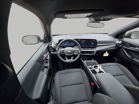 New 2026 Chevrolet Equinox LT w/ LPO, Floor Liner Package image 12