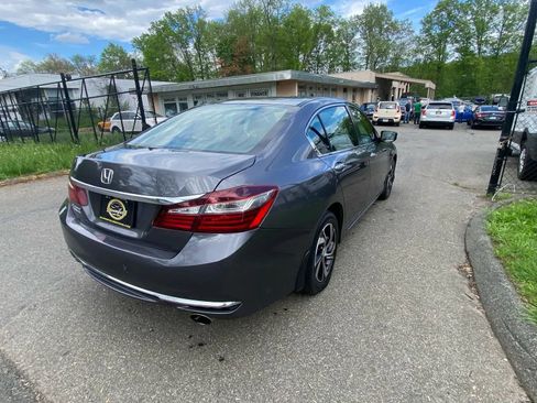 Used 2017 Honda Accord LX image 5