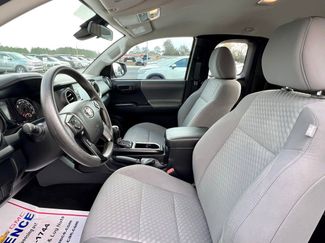 Used 2022 Toyota Tacoma SR video 2