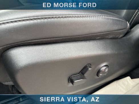 Used 2024 Chrysler Pacifica Touring-L FWD image 30