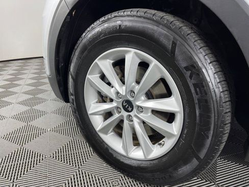 Used 2020 Kia Sorento LX w/ LX I4 Convenience Package image 9