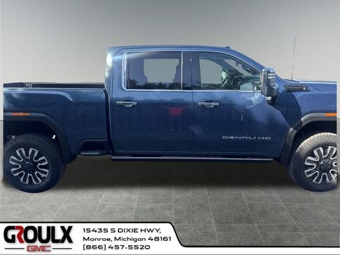 New 2025 GMC Sierra 2500 Denali Ultimate image 7