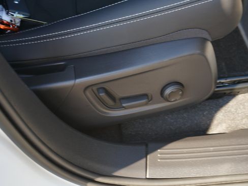 Used 2023 Volvo XC40 Recharge Ultimate image 39