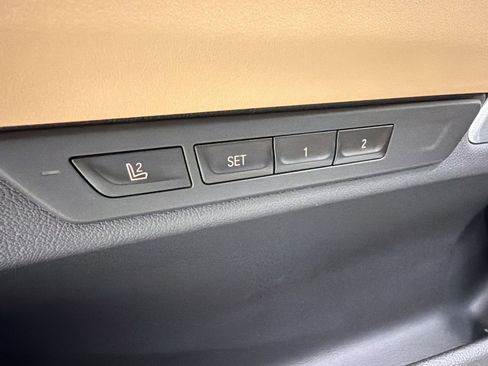 Used 2021 BMW 740i w/ Luxury Rear Seating Package image 16