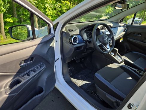 New 2025 Nissan Versa SV w/ Trunk Package image 10