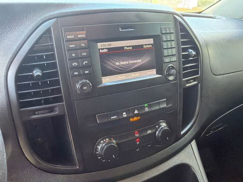 Used 2020 Mercedes-Benz Metris image 24