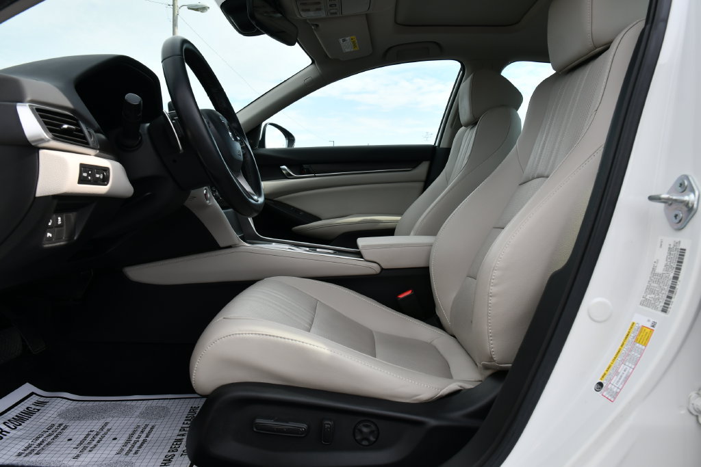 Used 2021 Honda Accord Touring image 15