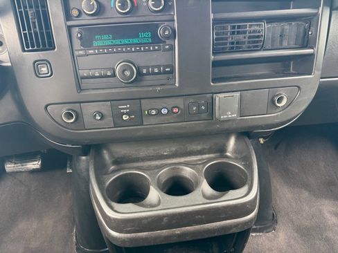 Used 2020 Chevrolet Express 3500 LT w/ LT Preferred Equipment Group image 17
