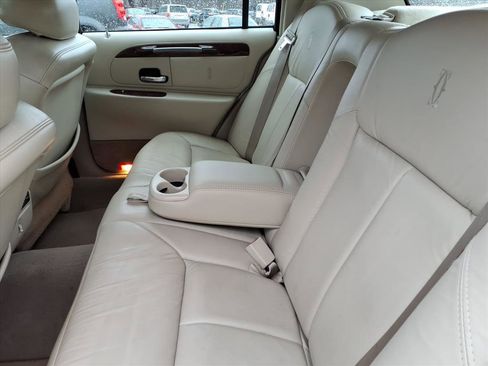 Used 2001 Lincoln Town Car Cartier image 8