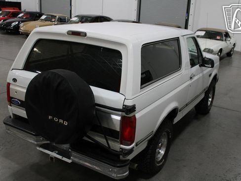 Used 1992 Ford Bronco XLT image 17