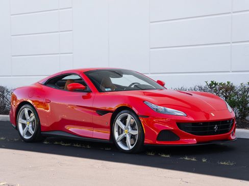 Used 2023 Ferrari Portofino M RWD image 4