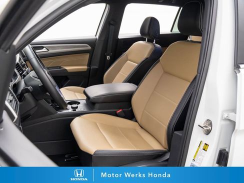 Used 2021 Volkswagen Atlas Cross Sport SE image 14