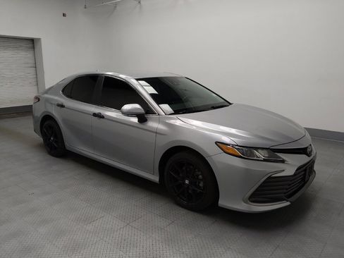 Used 2022 Toyota Camry LE w/ Cold Weather Package image 9
