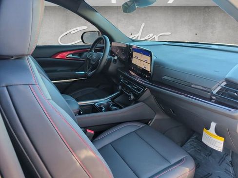 Used 2026 Chevrolet Traverse Z71 image 24