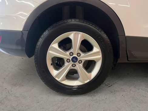 Used 2016 Ford Escape SE w/ Equipment Group 201A image 17