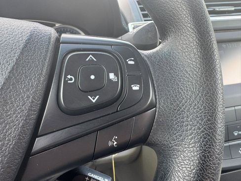 Used 2016 Toyota Camry LE image 14
