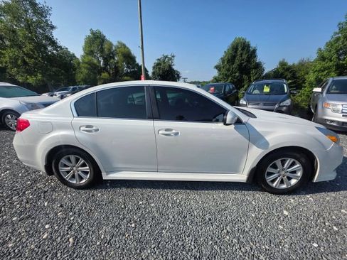 Used 2011 Subaru Legacy 2.5i Premium AWD/4WD image 4
