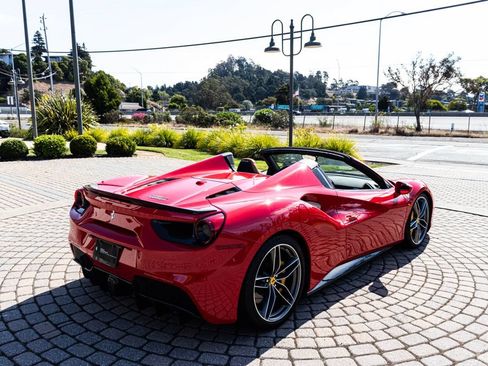 Certified 2018 Ferrari 488 Spider RWD image 2