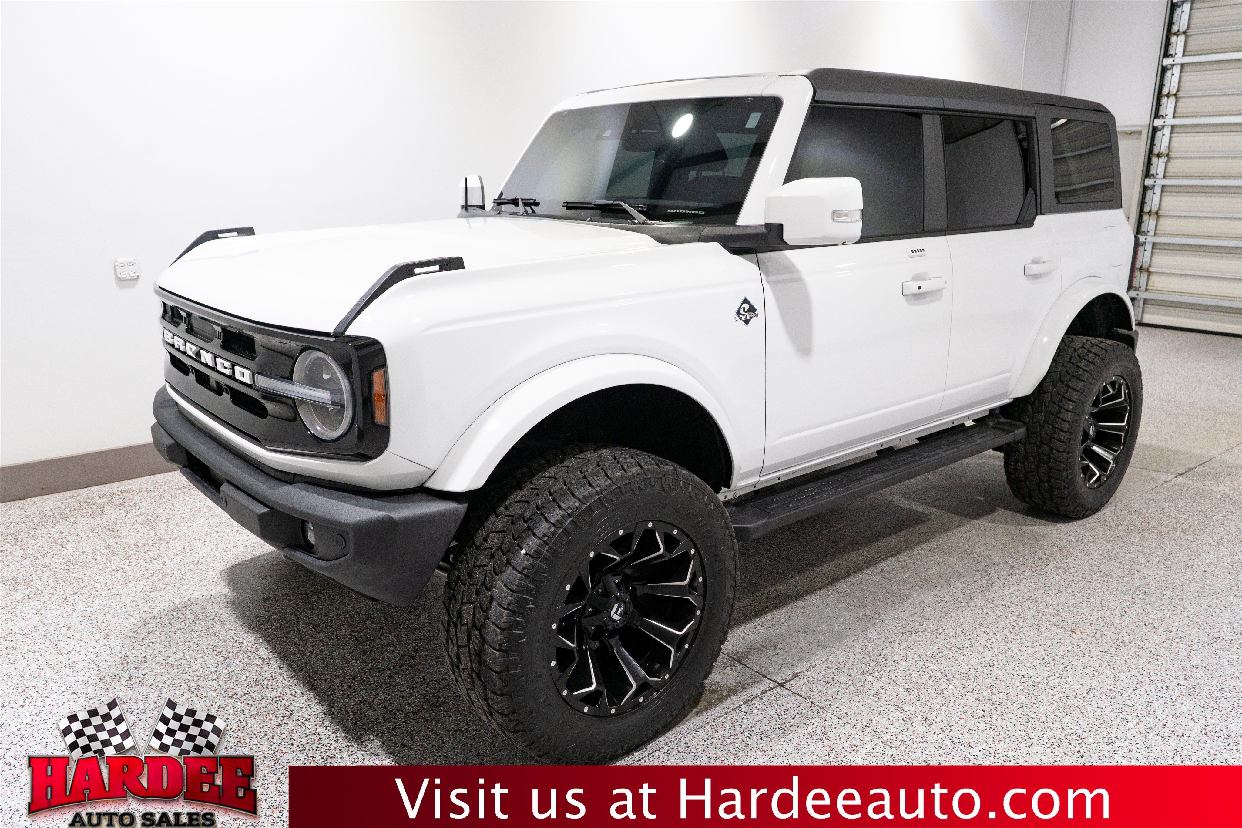 Used 2023 Ford Bronco Outer Banks AWD/4WD image 2