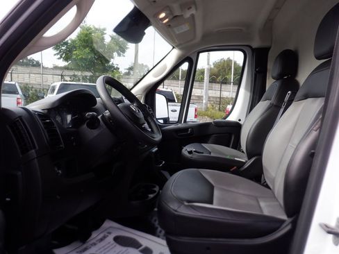 Used 2023 RAM ProMaster 2500 FWD image 9